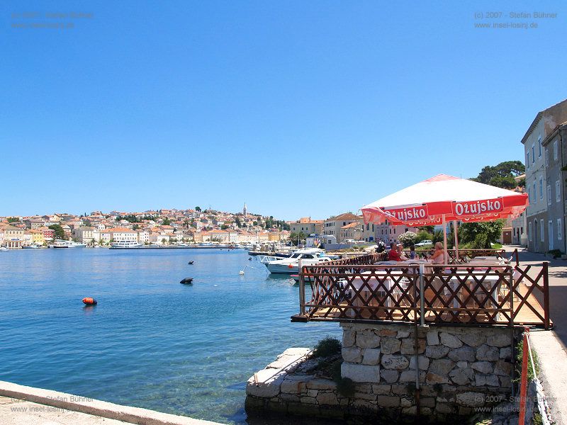 das Motorschiff Marina im Hafen von Mali Losinj in Kroatien